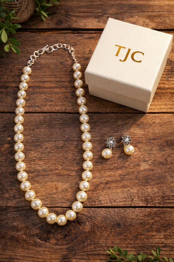 Glass Pearl Off White Color Round Shape Beaded Necklace / MalaWith Brass Metal