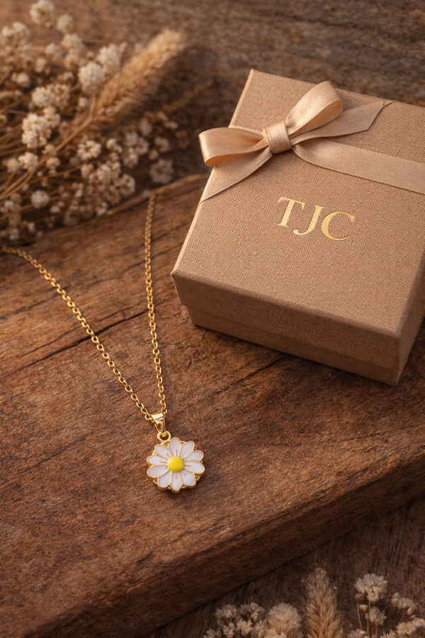 Anti - Tarnish Daisy Flower Shape Elegant & Premium Chain Pendantwith Yellow & White Enamel