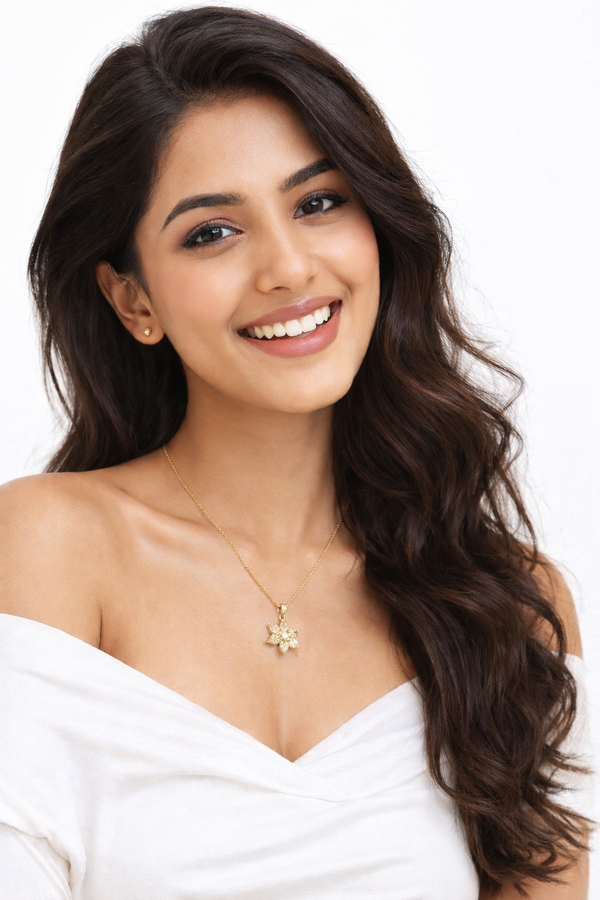 Anti-Tarnish Petal Cluster Shape Premium Chain Pendant &Elegant / Minimal Chain Pendant